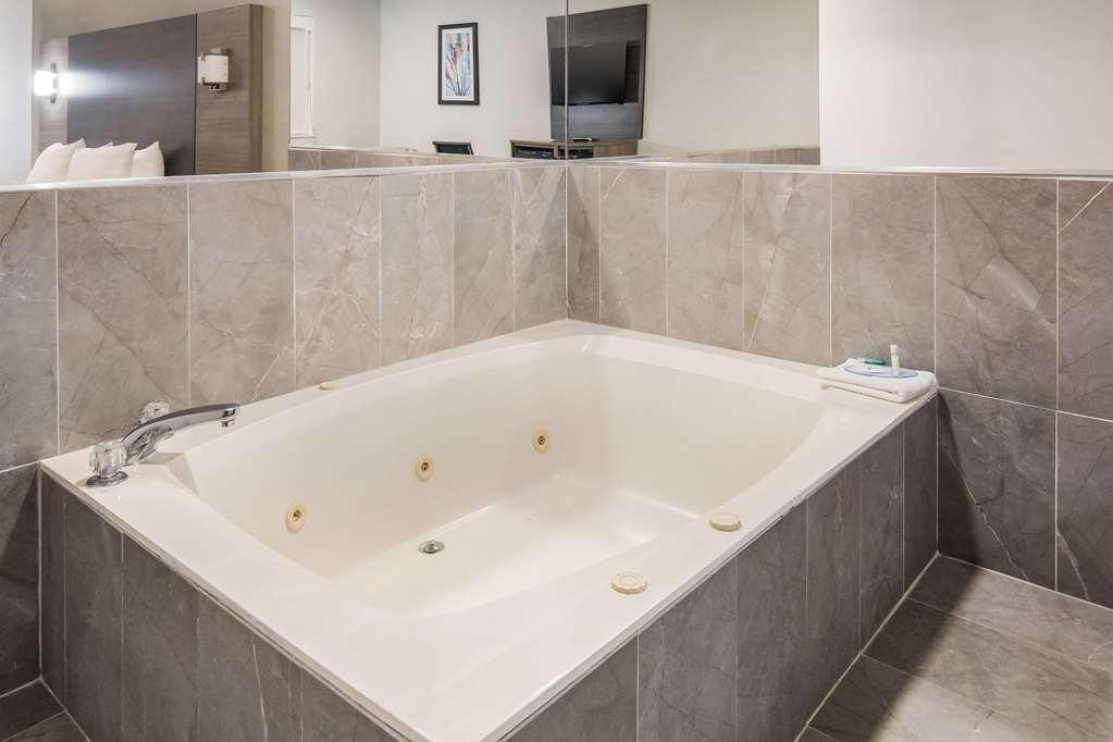 Quality Inn & Suites Fort Worth Oda fotoğraf