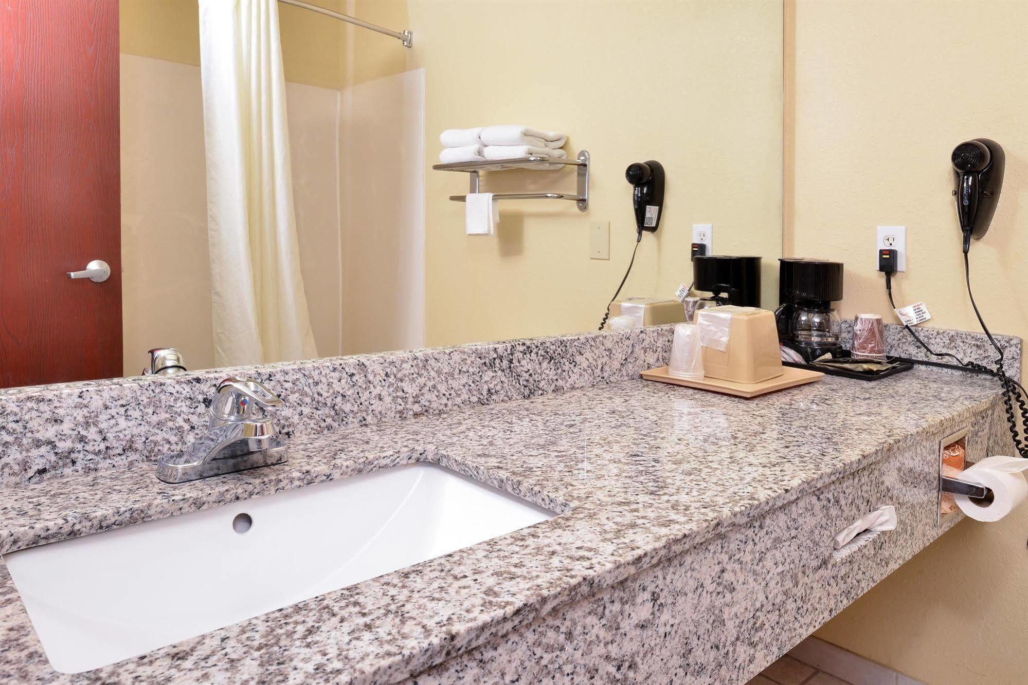 Quality Inn & Suites Fort Worth Dış mekan fotoğraf