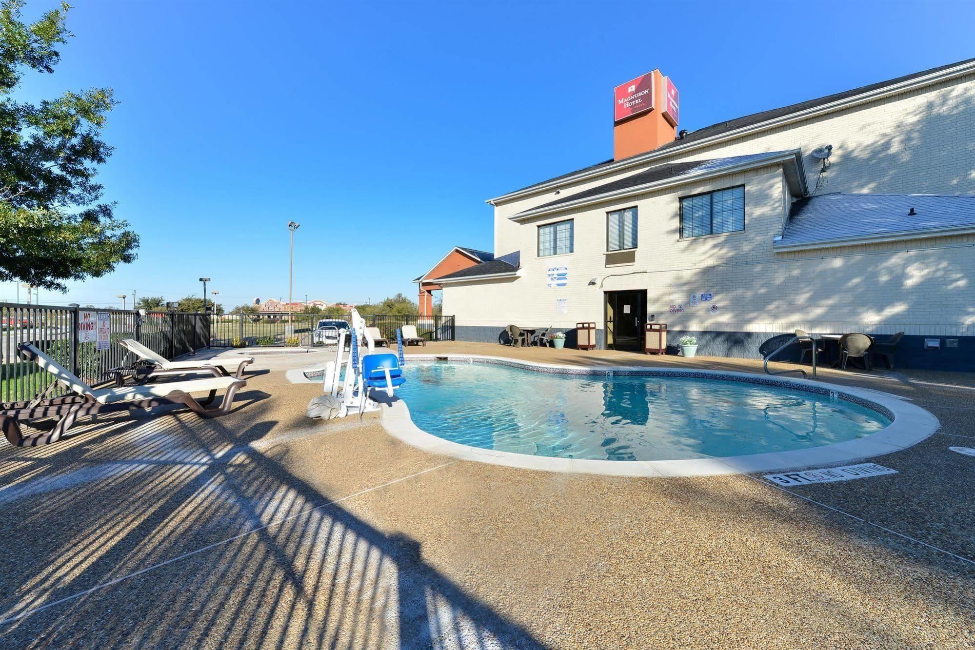 Quality Inn & Suites Fort Worth Dış mekan fotoğraf